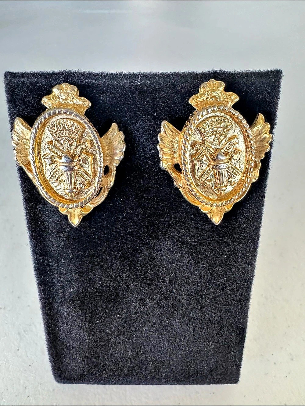 GINNIE JOHANSEN Signed Vintage Insignia Gold Designer Earrings